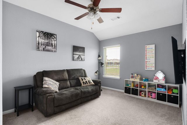 143 Dogvane CIR, Kyle, TX 78640