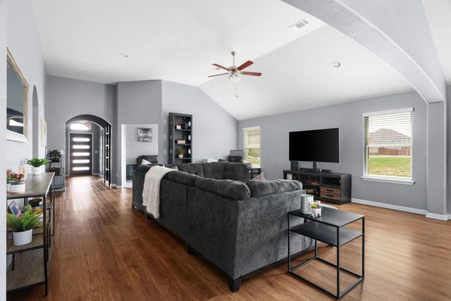 143 Dogvane CIR, Kyle, TX 78640
