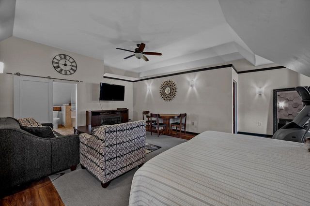 3209 W Wells STREET, Milwaukee, WI 53208