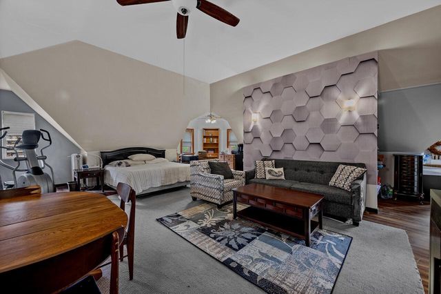 3209 W Wells STREET, Milwaukee, WI 53208