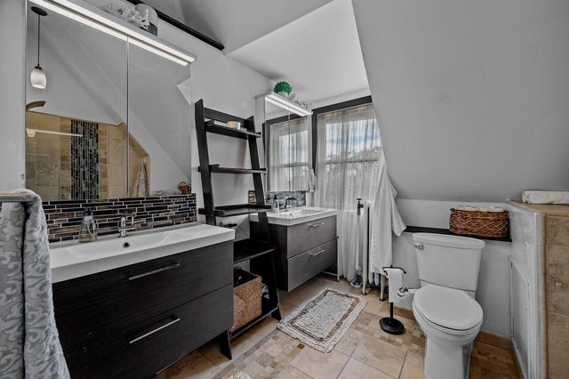 3209 W Wells STREET, Milwaukee, WI 53208