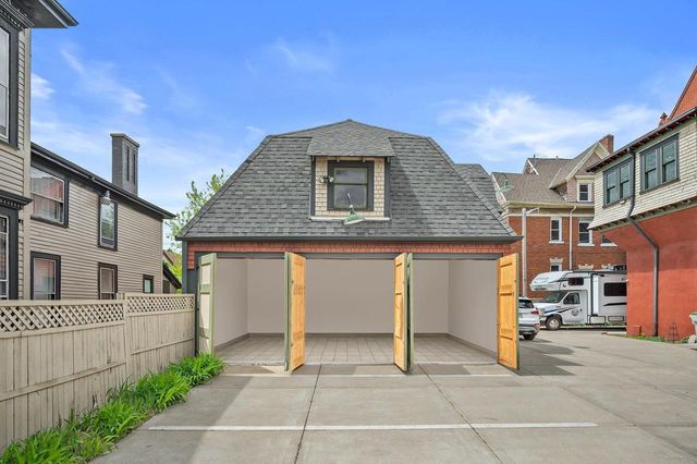 3209 W Wells STREET, Milwaukee, WI 53208