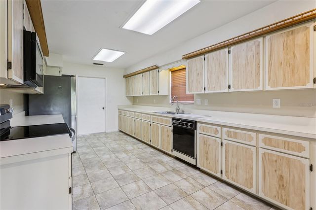 32 GORDON COURT, Leesburg, FL 34788