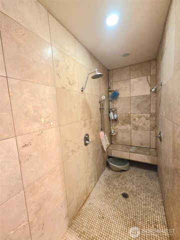 13711 Vickery Avenue E, Tacoma, WA 98446