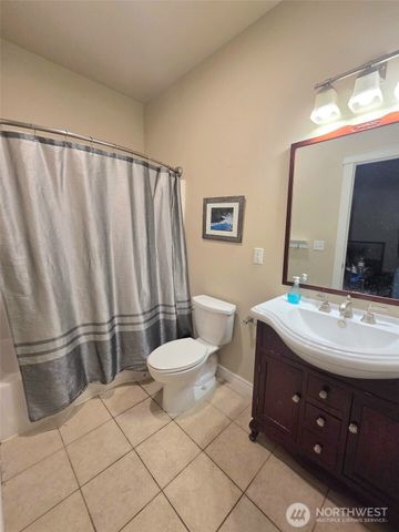 13711 Vickery Avenue E, Tacoma, WA 98446