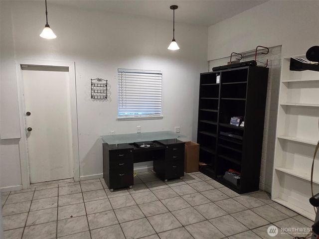 13711 Vickery Avenue E, Tacoma, WA 98446