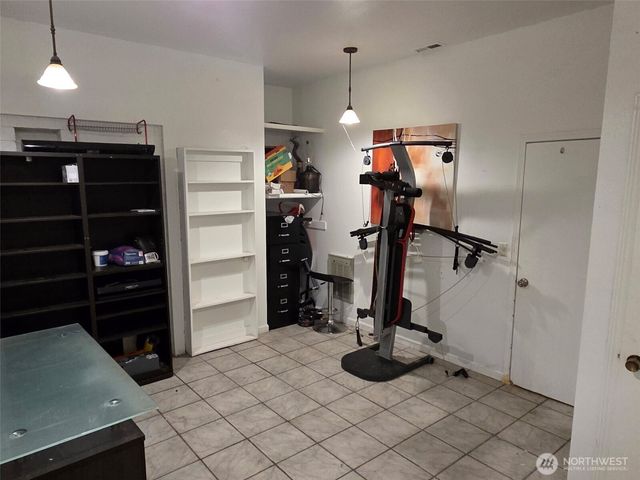 13711 Vickery Avenue E, Tacoma, WA 98446