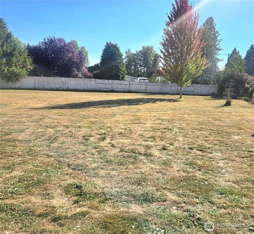 13711 Vickery Avenue E, Tacoma, WA 98446