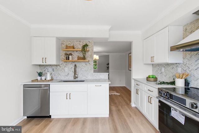 9103 BARRICK ST, Fairfax, VA 22031