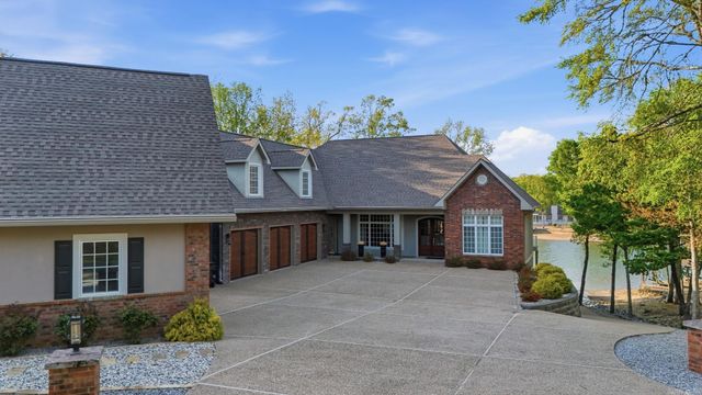 1 Levantino Place, Hot Springs Village, AR 71909