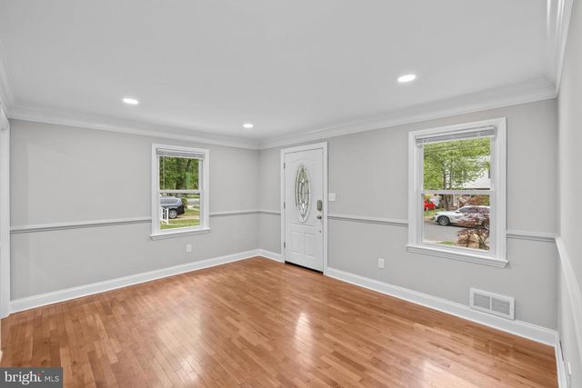 9728 53RD AVE, College Park, MD 20740