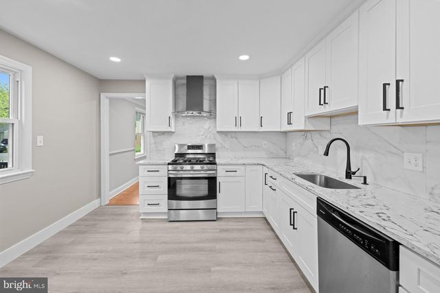 9728 53RD AVE, College Park, MD 20740