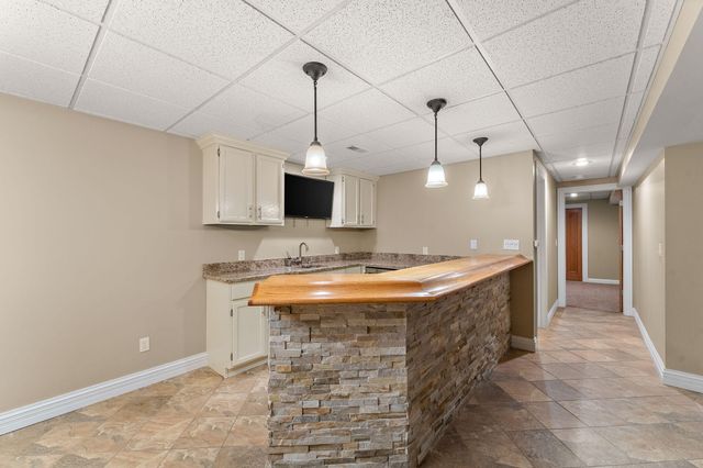 405 Galway Drive, Valparaiso, IN 46385