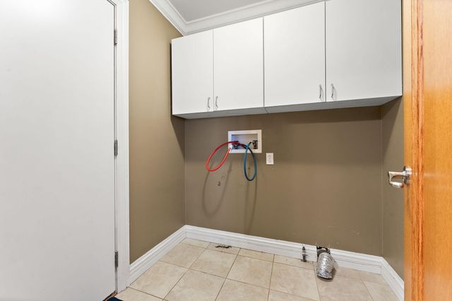 405 Galway Drive, Valparaiso, IN 46385