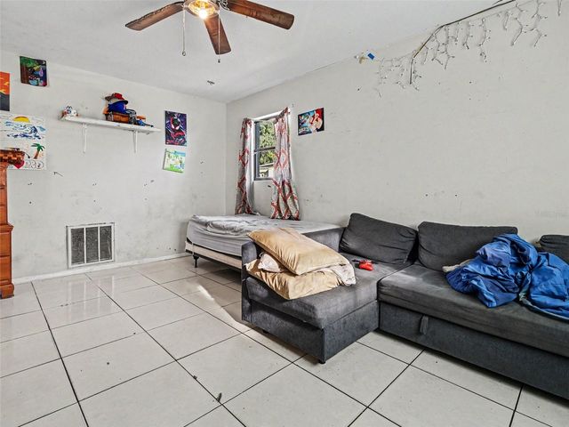 415 OAKMOUNT ROAD, Clearwater, FL 33765