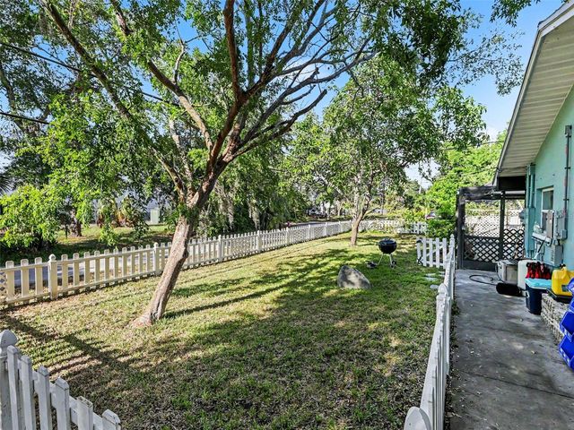 415 OAKMOUNT ROAD, Clearwater, FL 33765