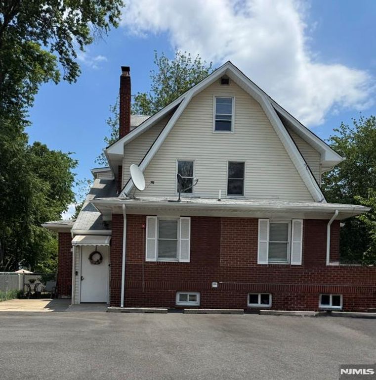 200 E Madison Avenue 2nd Fl, Dumont, NJ 07628