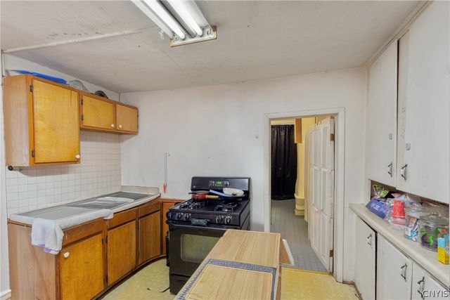 212 Lakeview Avenue, Syracuse, NY 13204