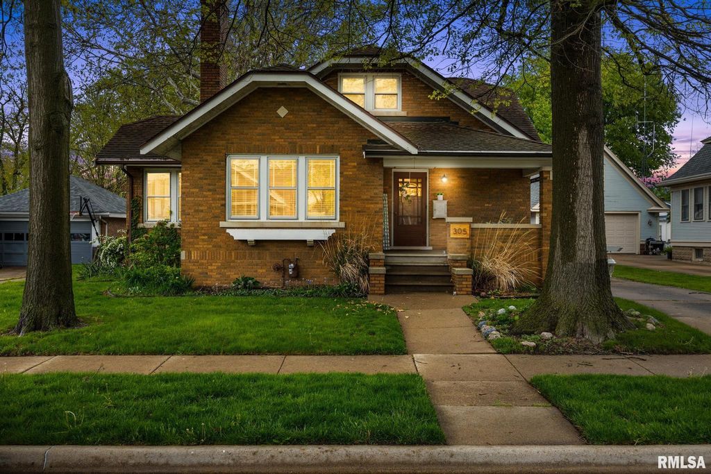 305 N 3RD Avenue, Morton, IL 61550