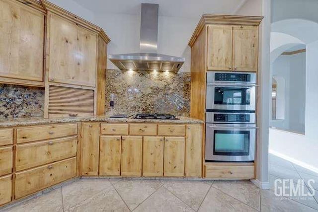 9448 Val Di Chiana, Bakersfield, CA 93314