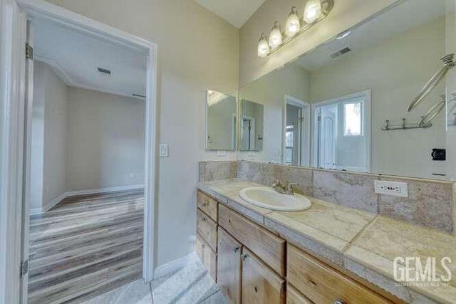 9448 Val Di Chiana, Bakersfield, CA 93314