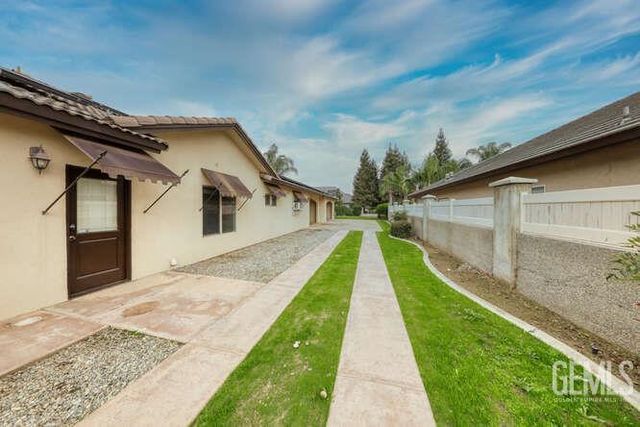 9448 Val Di Chiana, Bakersfield, CA 93314