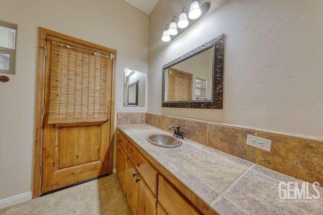 9448 Val Di Chiana, Bakersfield, CA 93314