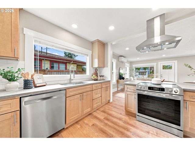 6310 Se 72ND Ave, Portland, OR 97206