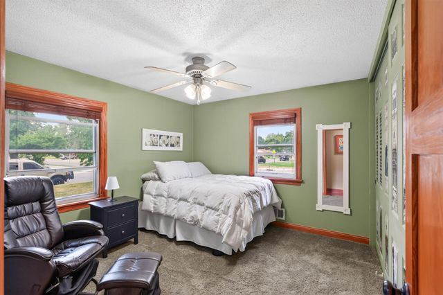 1601 E 82nd Street, Bloomington, MN 55425