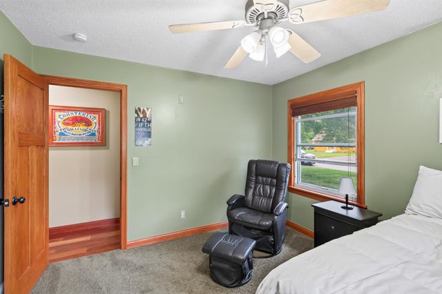 1601 E 82nd Street, Bloomington, MN 55425