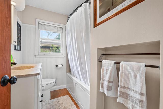 1601 E 82nd Street, Bloomington, MN 55425