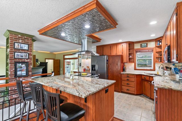 1601 E 82nd Street, Bloomington, MN 55425