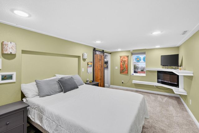 1601 E 82nd Street, Bloomington, MN 55425