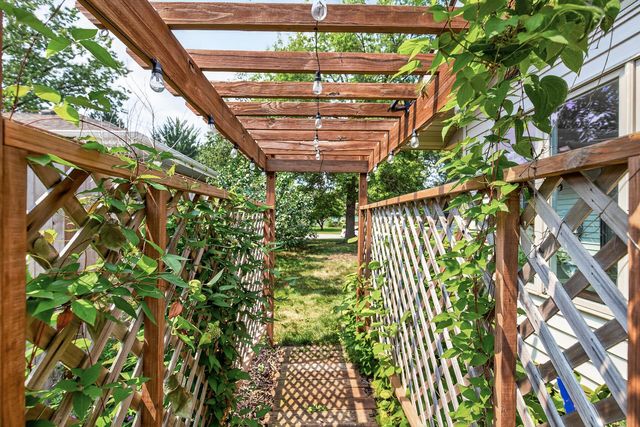 1601 E 82nd Street, Bloomington, MN 55425