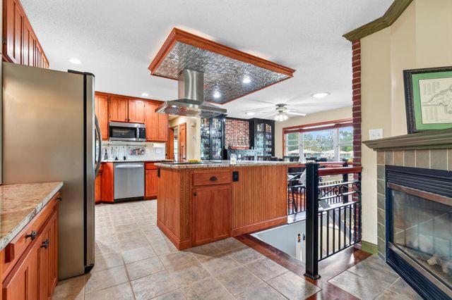 1601 E 82nd Street, Bloomington, MN 55425