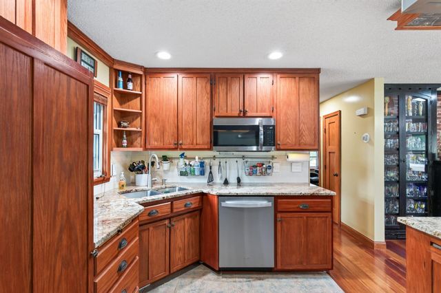 1601 E 82nd Street, Bloomington, MN 55425