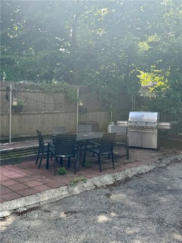 552 Hope Street 1, Providence, RI 02906