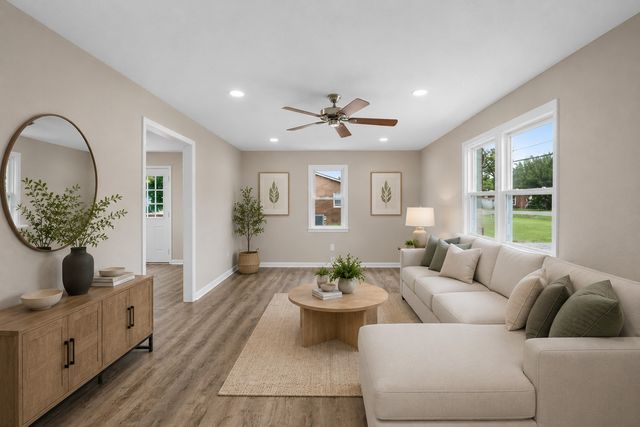 201 10th Ave, N, Decherd, TN 37324