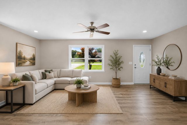 201 10th Ave, N, Decherd, TN 37324