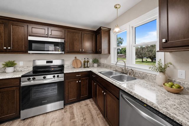 201 10th Ave, N, Decherd, TN 37324
