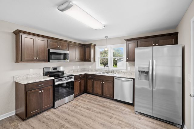 201 10th Ave, N, Decherd, TN 37324