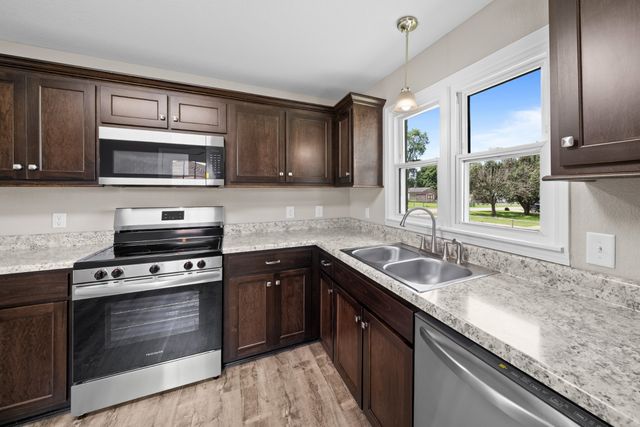 201 10th Ave, N, Decherd, TN 37324