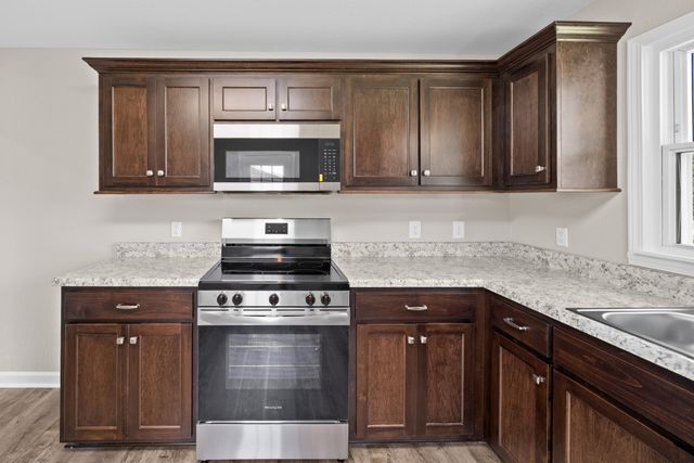201 10th Ave, N, Decherd, TN 37324