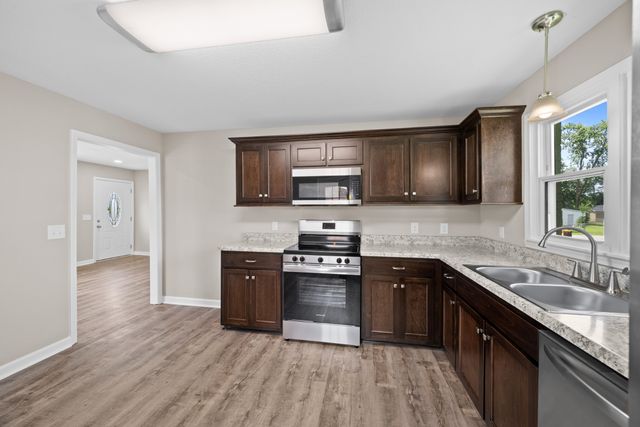 201 10th Ave, N, Decherd, TN 37324