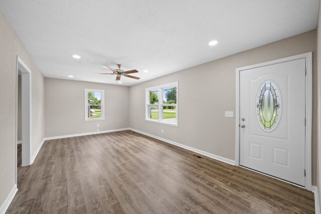 201 10th Ave, N, Decherd, TN 37324