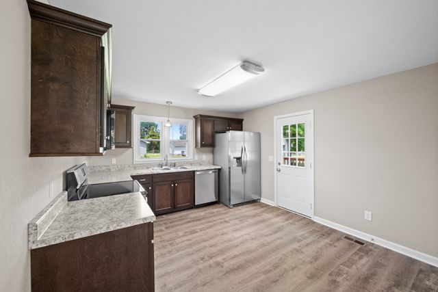 201 10th Ave, N, Decherd, TN 37324
