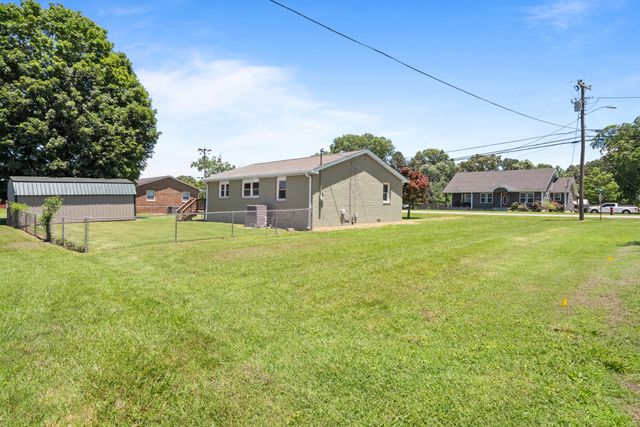 201 10th Ave, N, Decherd, TN 37324