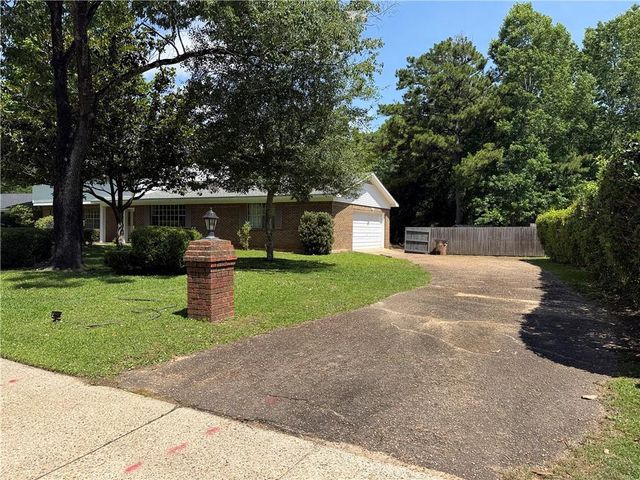 3512 Shadowwood Court, Mobile, AL 36693