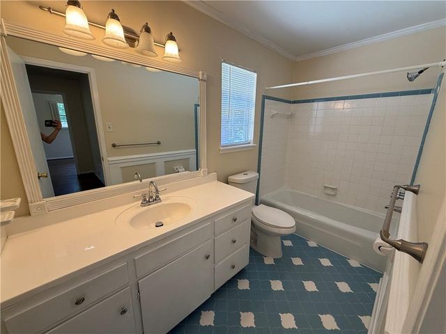 3512 Shadowwood Court, Mobile, AL 36693