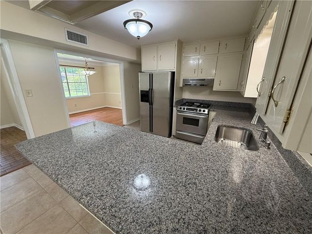 3512 Shadowwood Court, Mobile, AL 36693
